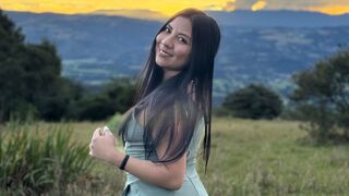 Pocahontas Willow solo cam girl room