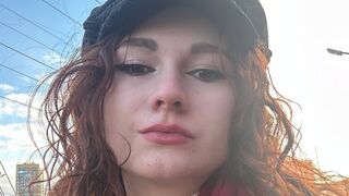 QueenRosel live cam chat thumbnail