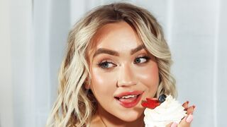 RayLina cam chat room thumbnail