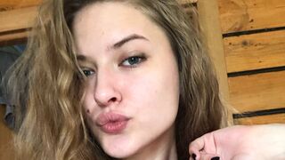Rebecca Caldwell teen live cam room