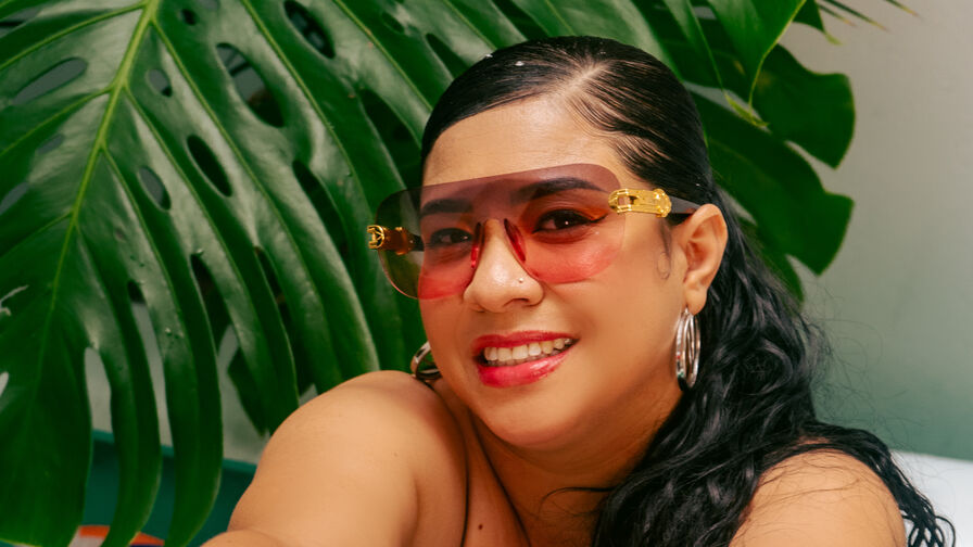 ReichelRosse adult cam model profile image