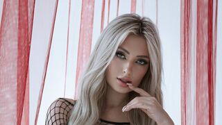 RheaLiberti online cam room thumbnail