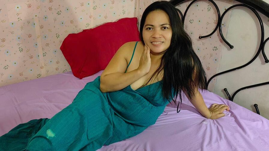 RicaDevines online cam model profile image