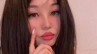 Rory Stars short haired webcam girl