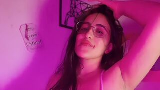 RosaWeys cam room profile thumbnail