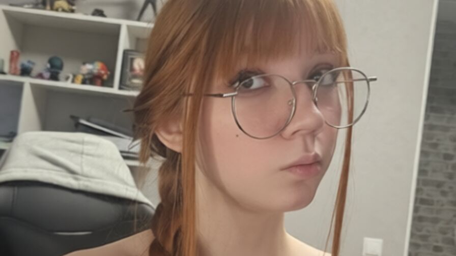 RozellaBouch online cam room profile image