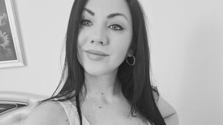 SabrinaLars live webcam model thumbnail