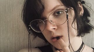 Sally Stone face framing short hair cam