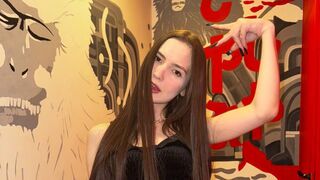 Samanthaa Walker white brunette cam girl