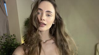 SaraLinton live stream model thumbnail