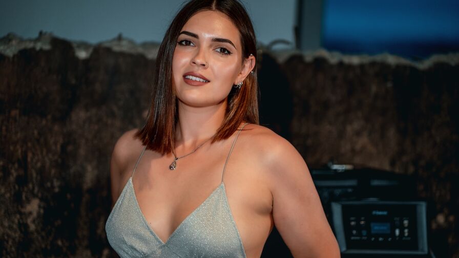 SaraVionne premium model show profile image