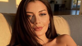 SashaBlayr webcam chat room thumbnail