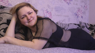 ScarlettHines live cam chat thumbnail