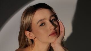 Season Hamiss blue eyes webcam girl