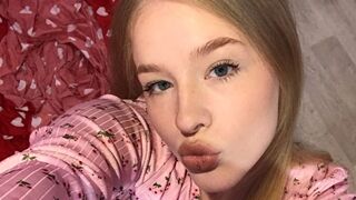 SharleneWalters webcam model chat thumbnail
