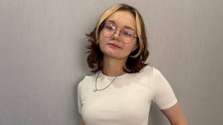ShemikaDestro webcam model chat profile image