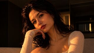 SiennaReign online model chat thumbnail