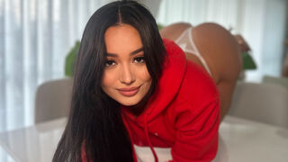Sofy Hil natural cam girl