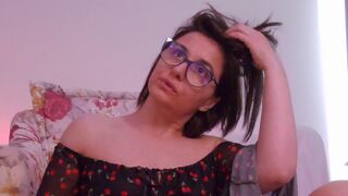 SophieLou webcam room profile thumbnail