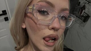 StacyBrow premium model show thumbnail