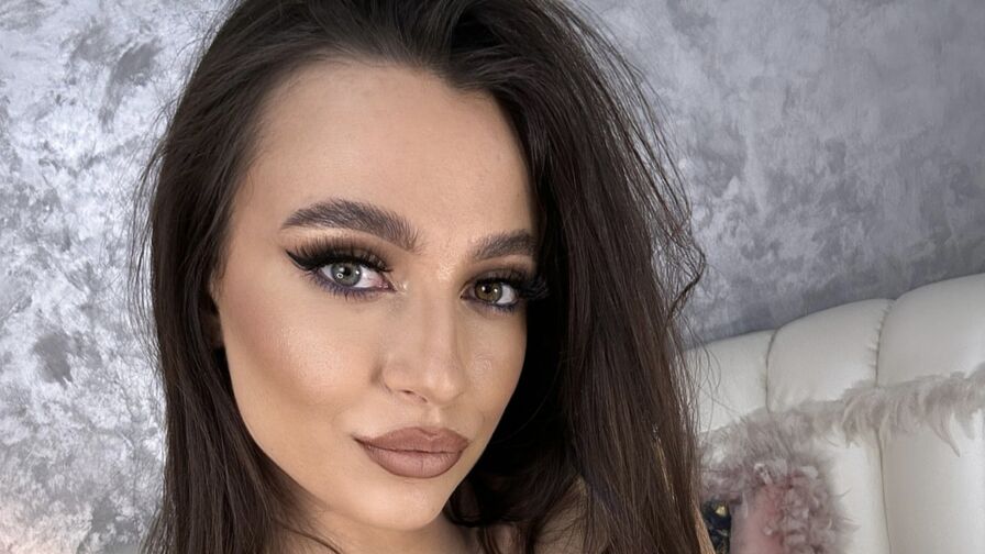 StephanyMendosa live model chat profile image