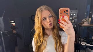 TainaSaffo live cam room thumbnail