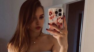 TarenLeonetti premium cam room thumbnail