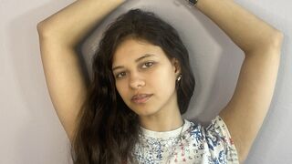 Tayna Freise nude webcam girl online