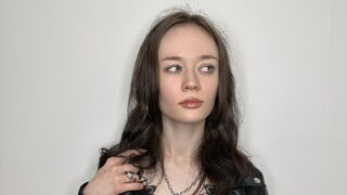 Tenisha Seebold redhead webcam girl