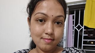 TrishaSaha live stream model thumbnail