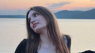 TwylaSkoff premium webcam show thumbnail