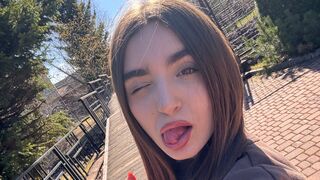 ValarieZohn adult model chat thumbnail