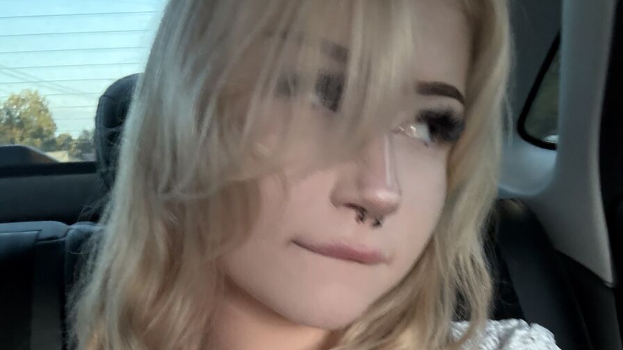 VerlieRentar webcam chat room profile image