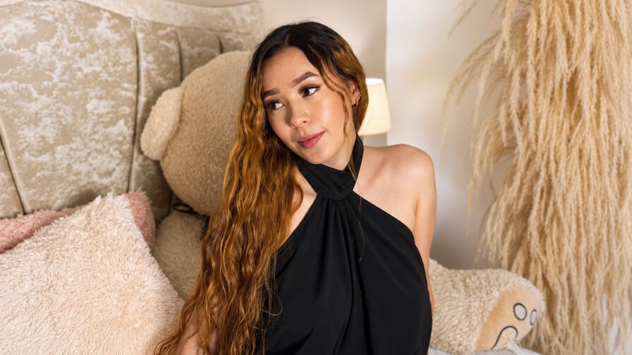 VeronicaDilucas cam room profile profile image