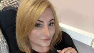 VictoriaDaniel adult webcam model thumbnail