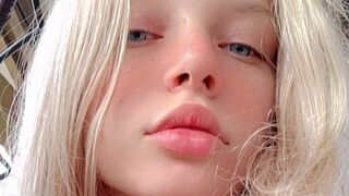 WandaPrice private model chat thumbnail