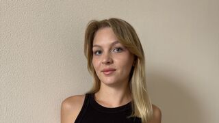 Willa Lawrence big boobs webcam model