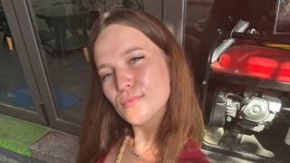 WilmaAllison online cam room thumbnail