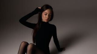 YasminKass live chat room thumbnail
