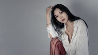 YeseniaCousens adult cam model thumbnail