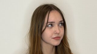 YokoMagliacane live cam model thumbnail