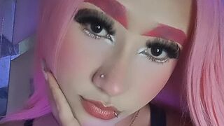 Zafira Connor bob cut webcam girl