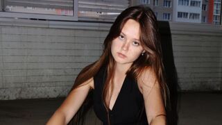 Zelma Muscara redhead webcam girl