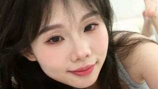 lingzi online webcam chat thumbnail